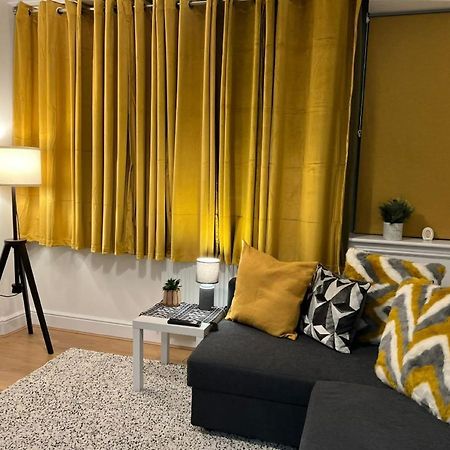 Modern And Stylish 1Bed Flat Διαμέρισμα Μπάρκινγκ Εξωτερικό φωτογραφία