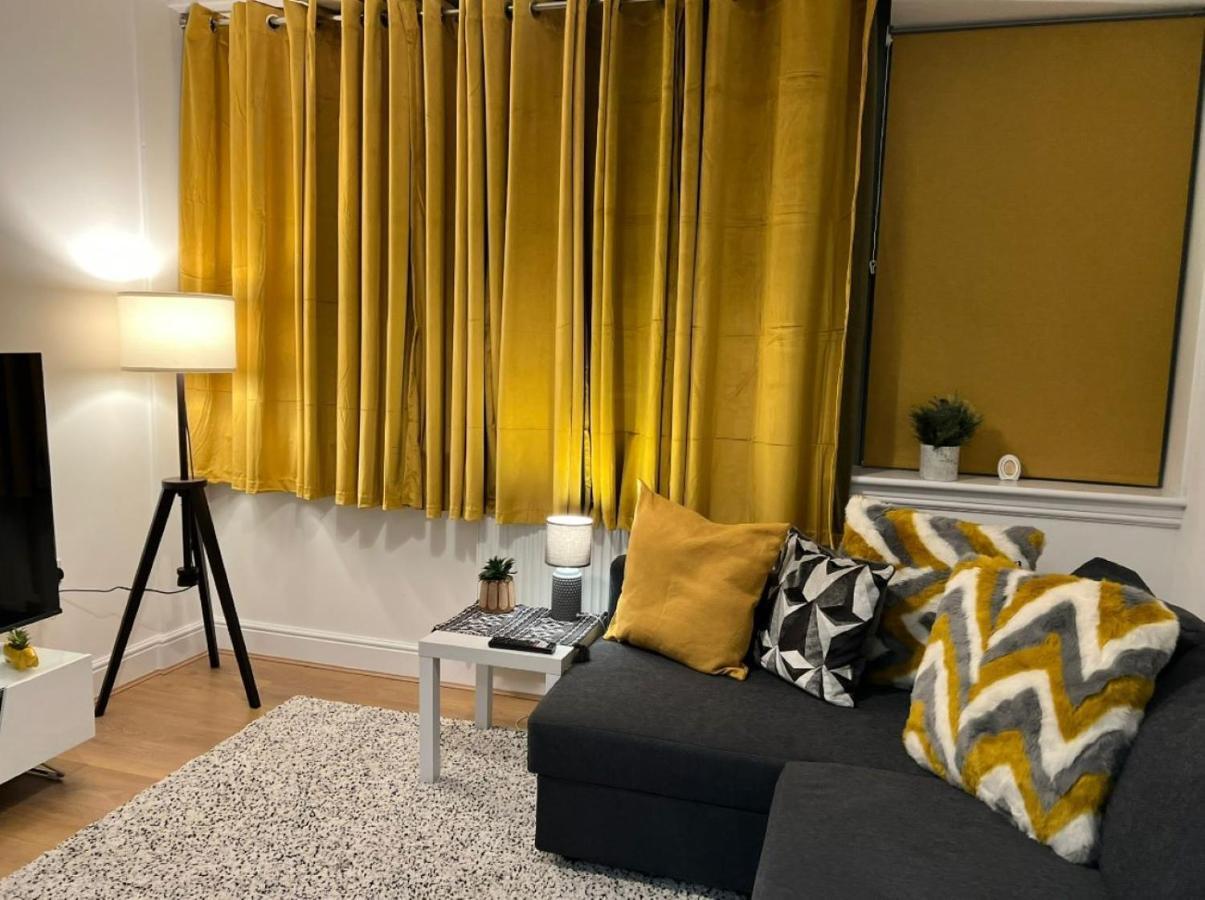 Modern And Stylish 1Bed Flat Διαμέρισμα Μπάρκινγκ Εξωτερικό φωτογραφία