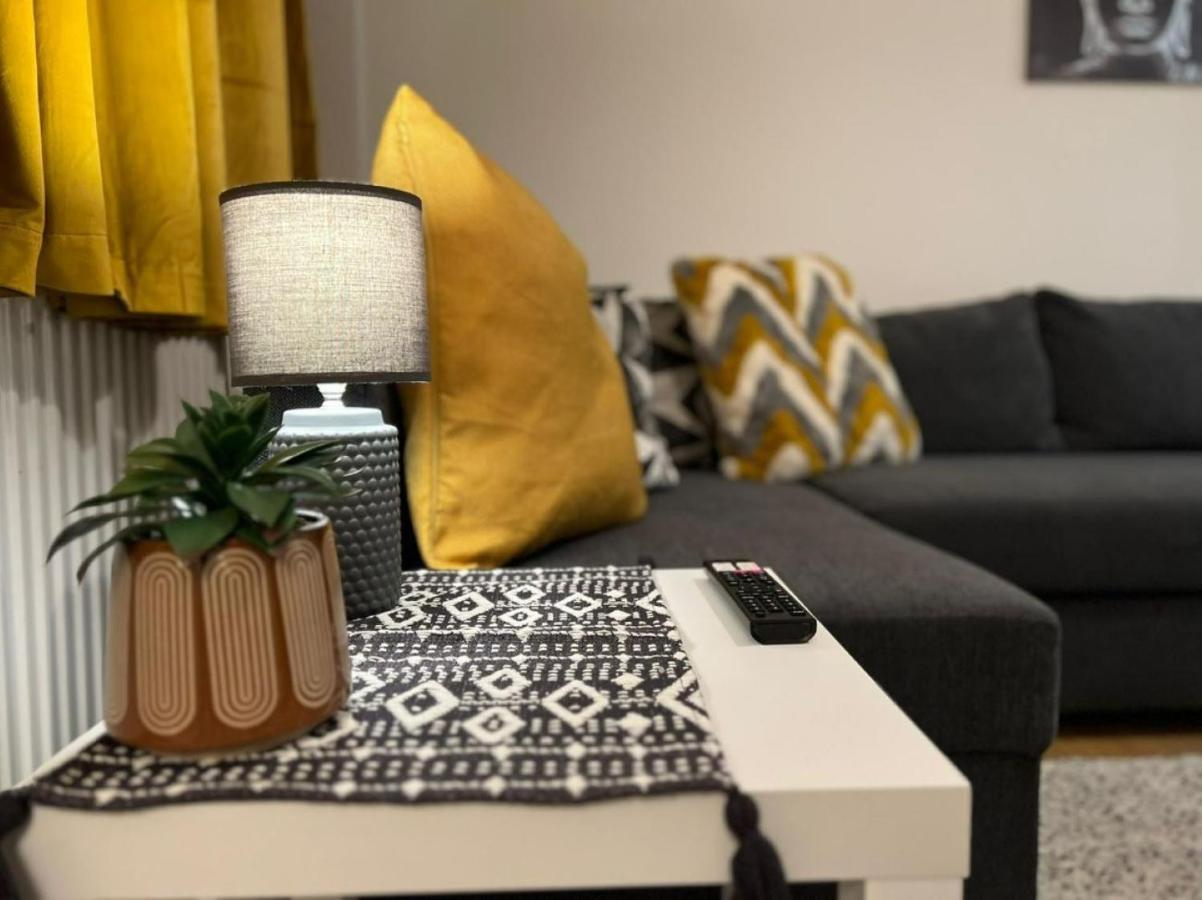 Modern And Stylish 1Bed Flat Διαμέρισμα Μπάρκινγκ Εξωτερικό φωτογραφία